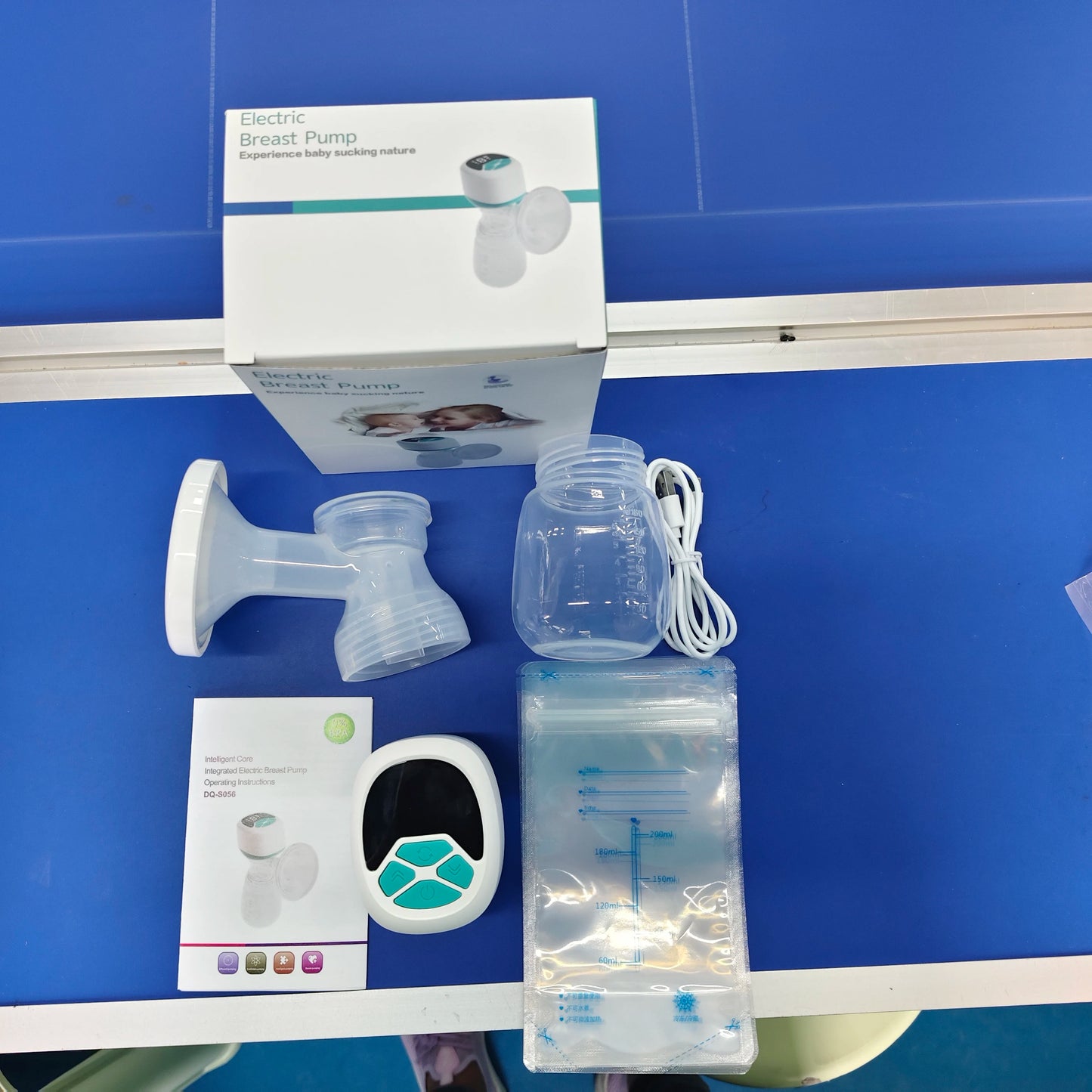 Electric Breast Pump With 180ml Bottle Milk Puller